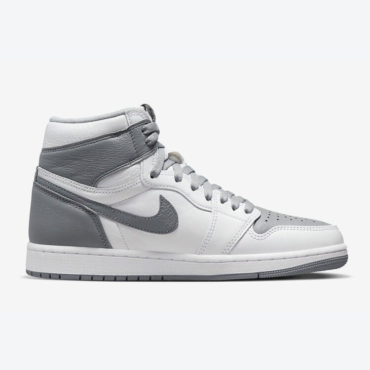 Nike Men's Air Jordan 1 Retro High OG 'Stealth' 555088-037